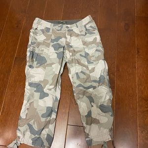 Natural reflections size 4 camo cargo pant